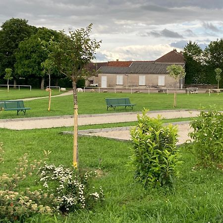Апартаменти La Garconniere Champigny-les-Langres Екстер'єр фото